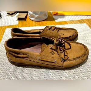 Sperry boat shoes, size 10, color:blush. Condition 7/10.
